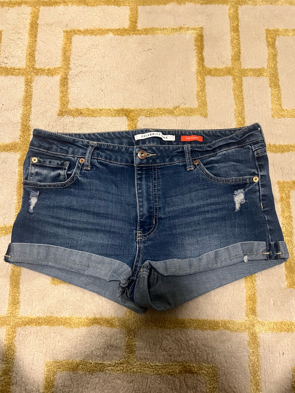 Celebrity Pink Medium Wash Rolled-Hem Denim Shorts